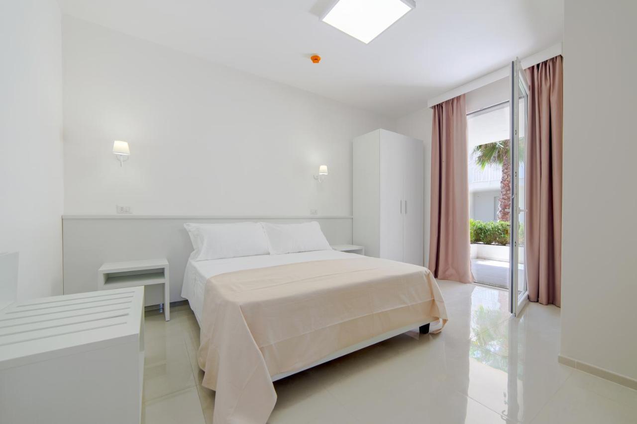 Smart Hotel Ugento ตอร์เร ซาน จิโอวานนิ อูเจนโต ภายนอก รูปภาพ