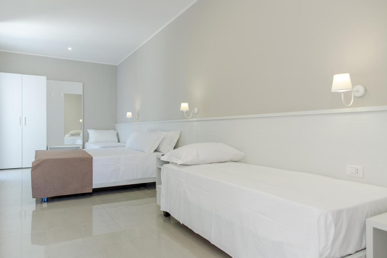 Smart Hotel Ugento ตอร์เร ซาน จิโอวานนิ อูเจนโต ภายนอก รูปภาพ