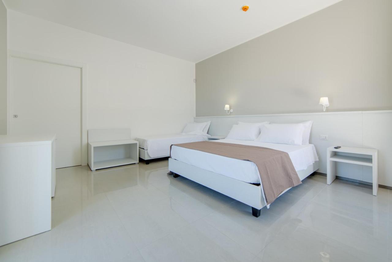 Smart Hotel Ugento ตอร์เร ซาน จิโอวานนิ อูเจนโต ภายนอก รูปภาพ