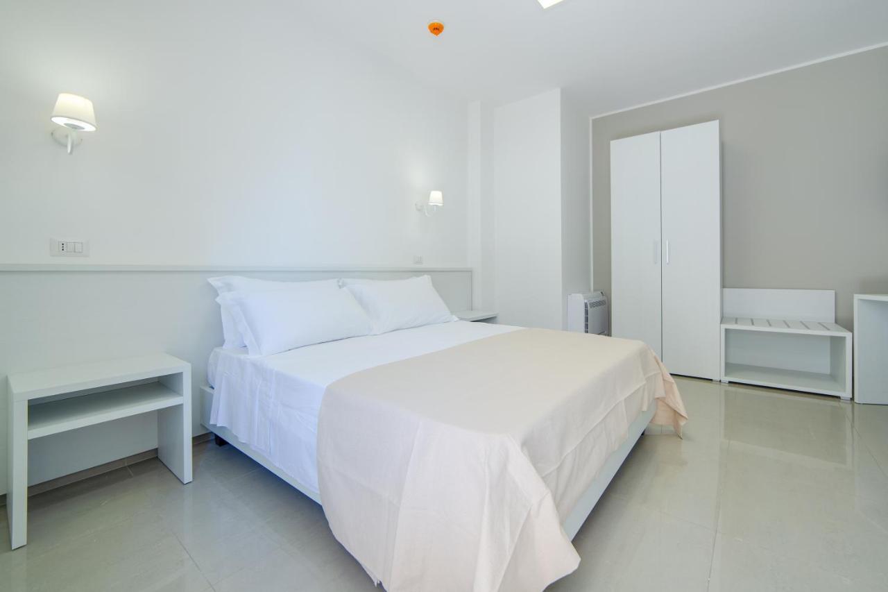 Smart Hotel Ugento ตอร์เร ซาน จิโอวานนิ อูเจนโต ภายนอก รูปภาพ