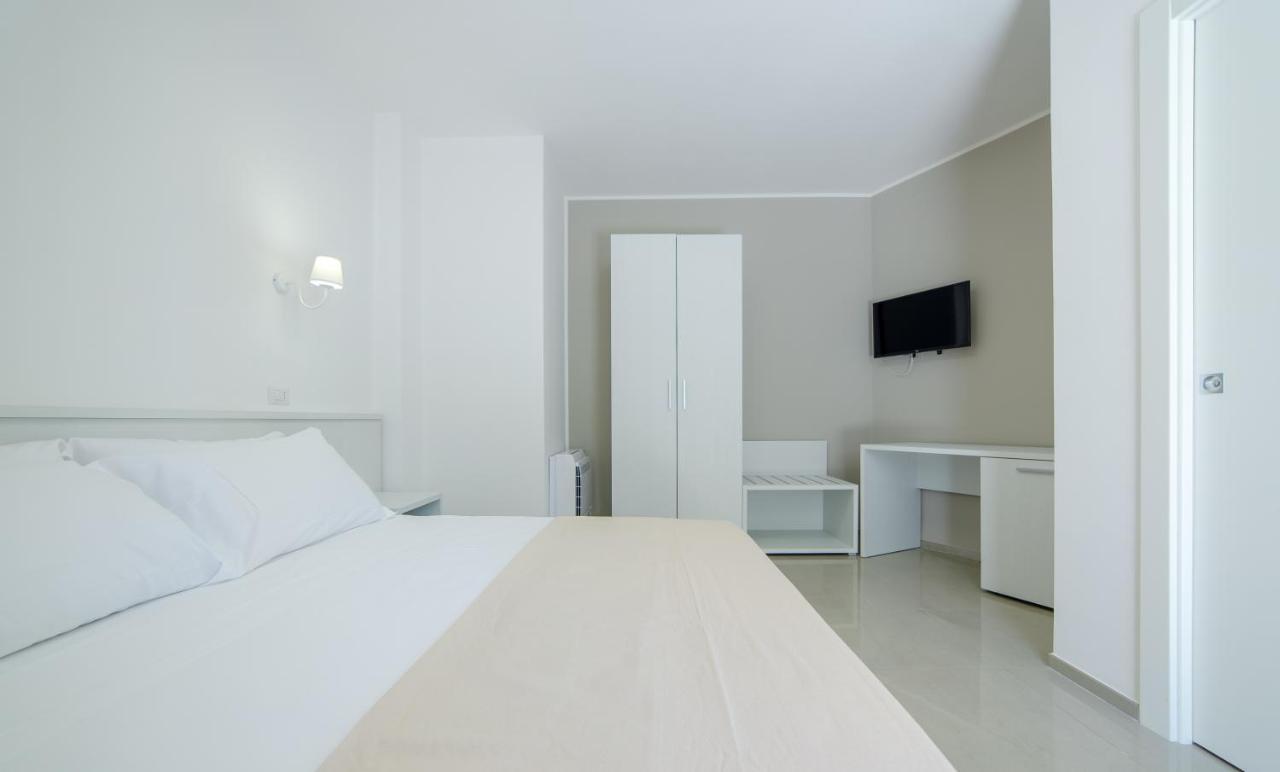 Smart Hotel Ugento ตอร์เร ซาน จิโอวานนิ อูเจนโต ภายนอก รูปภาพ