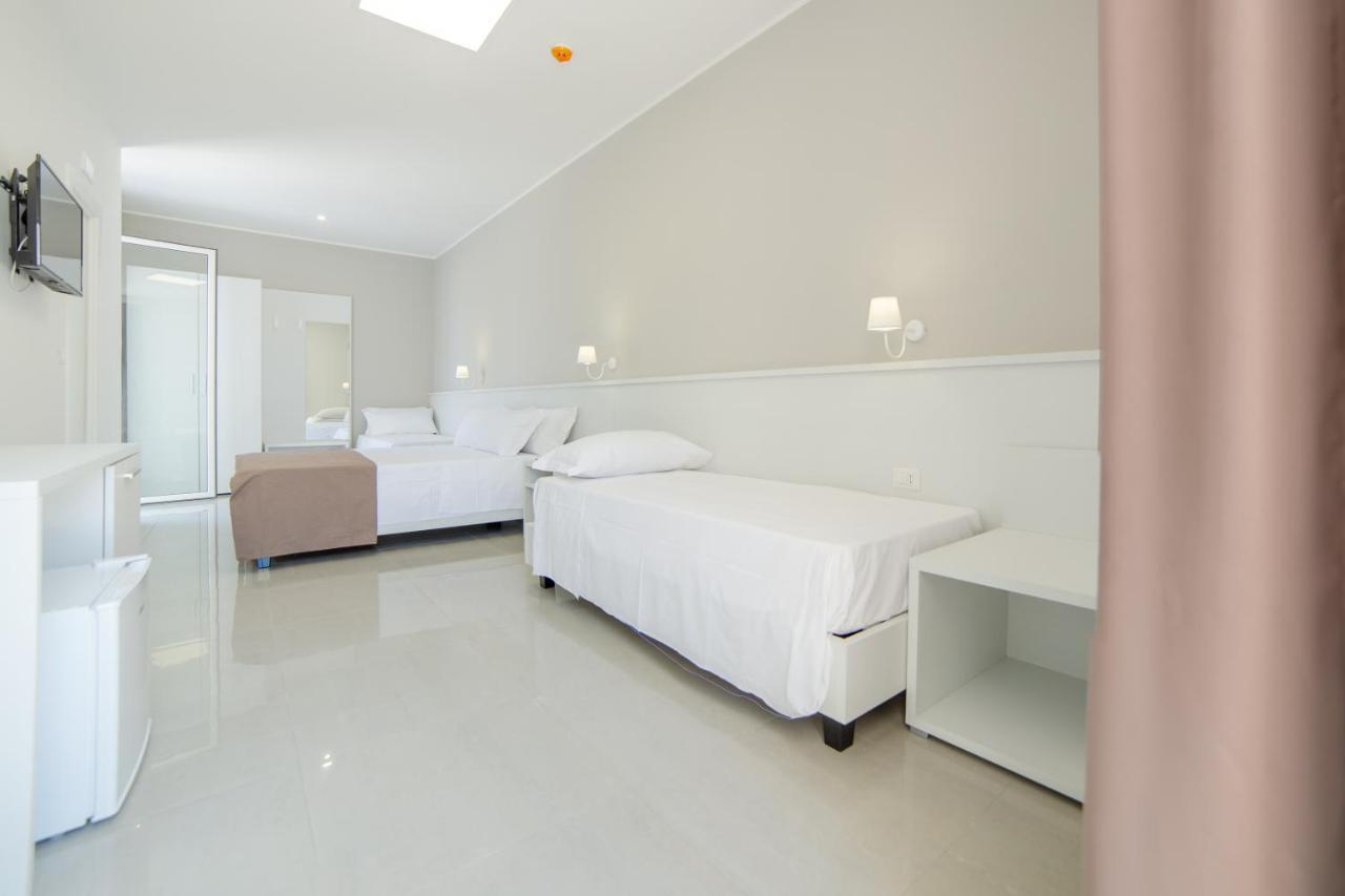 Smart Hotel Ugento ตอร์เร ซาน จิโอวานนิ อูเจนโต ภายนอก รูปภาพ